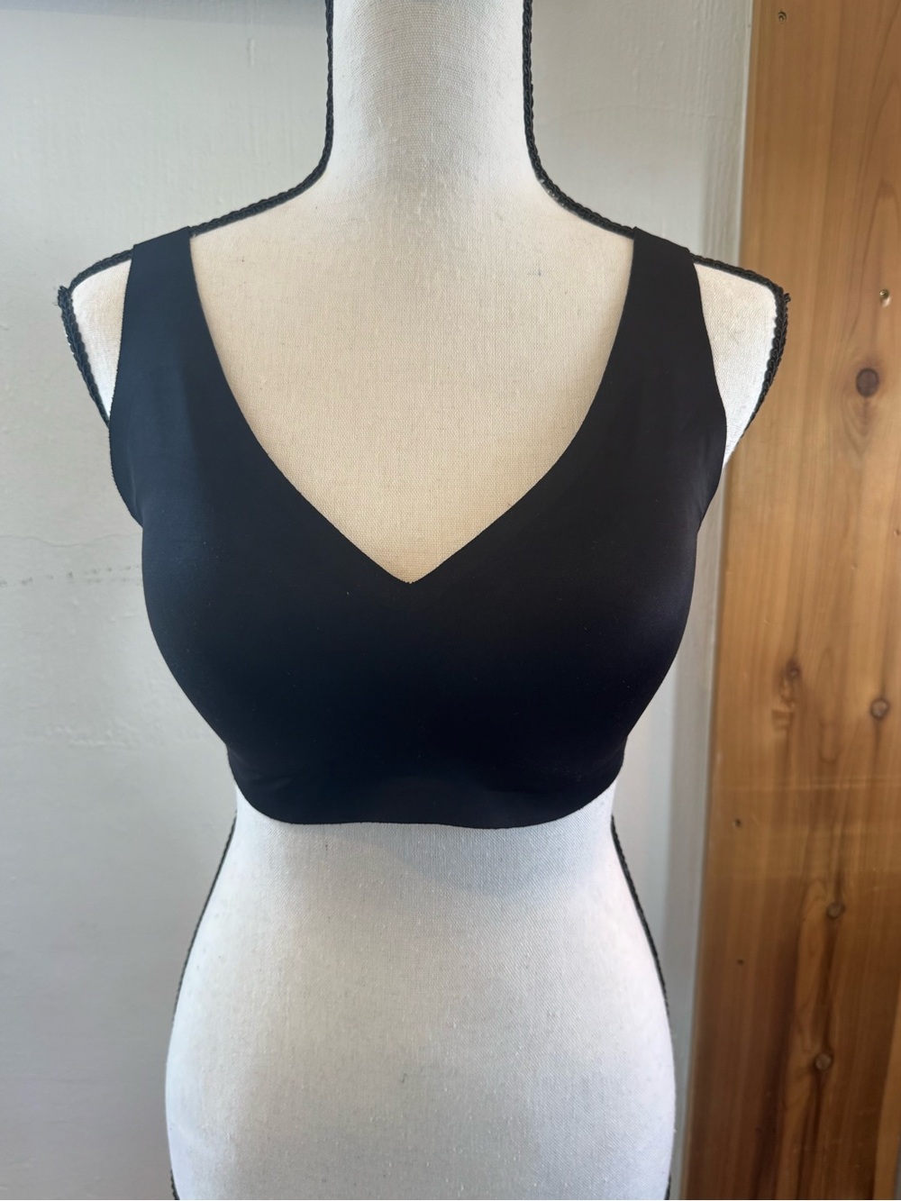 Victoria's Secret Black Wireless V-Neck Bralette